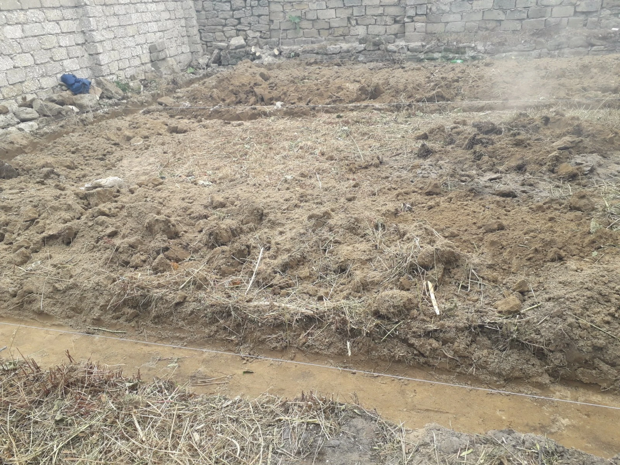 Satılır torpaq sahəsi 2 m²