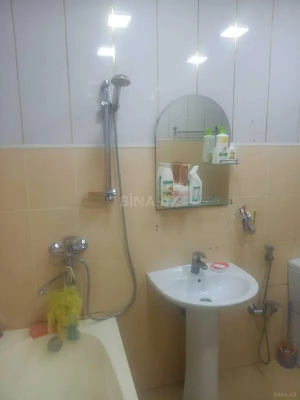 Satılır 2 otaqlı mənzil 70 m²