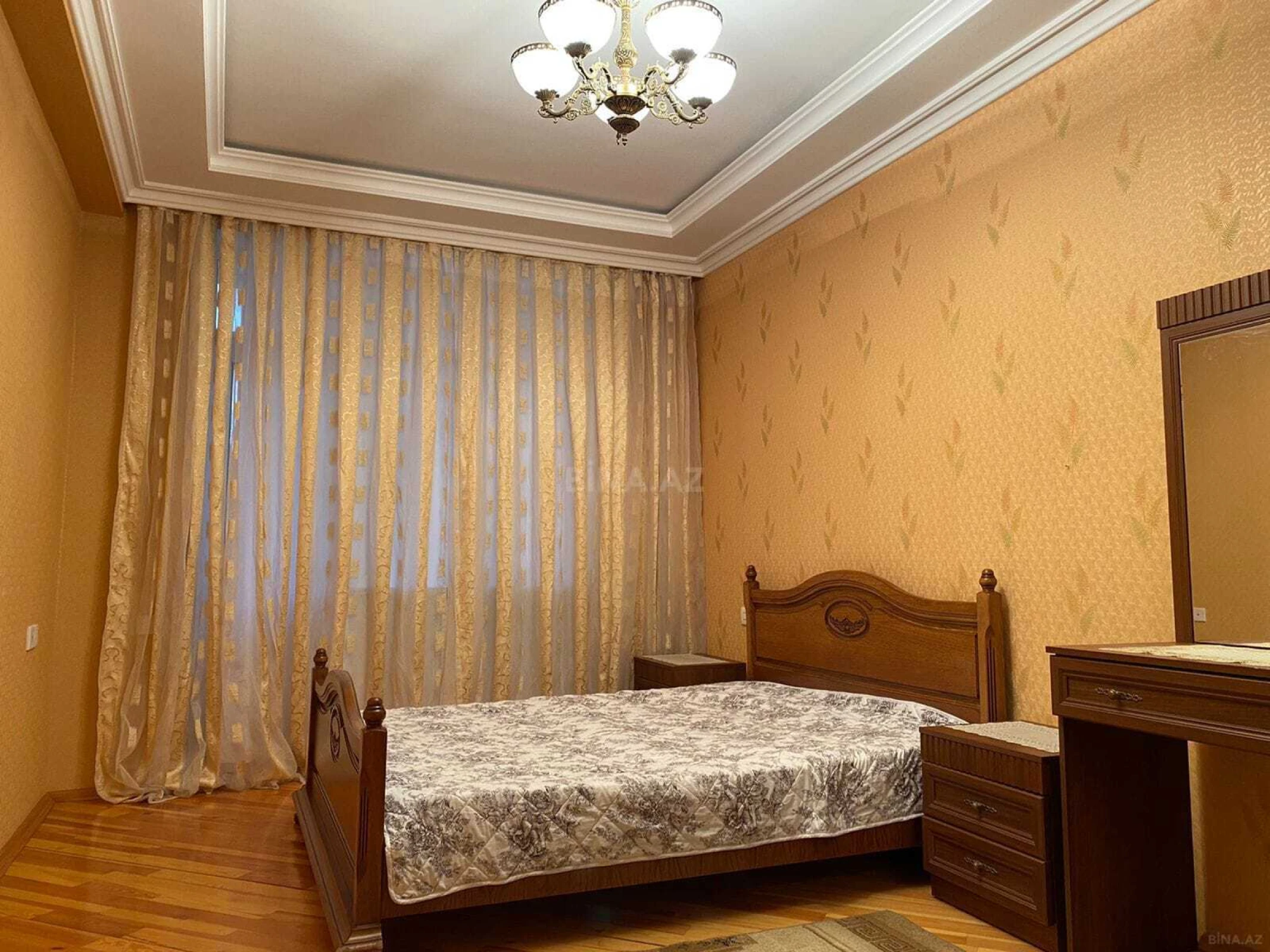 Kirayə verilir 2 otaqlı mənzil 97 m²