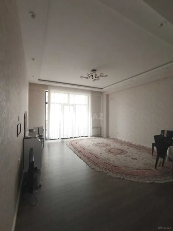Satılır 2 otaqlı mənzil 81 m²