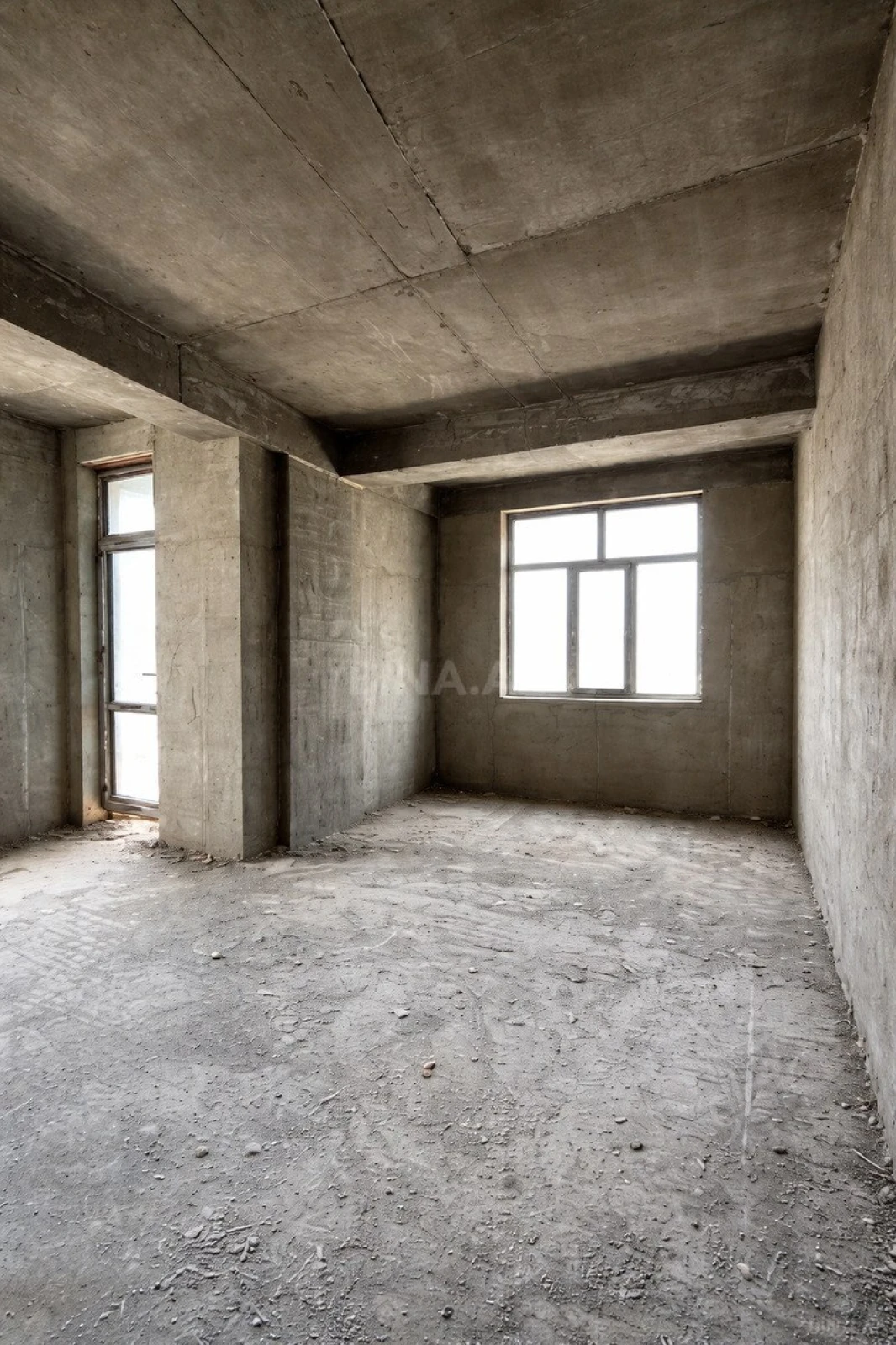 Satılır 4 otaqlı mənzil 185 m²