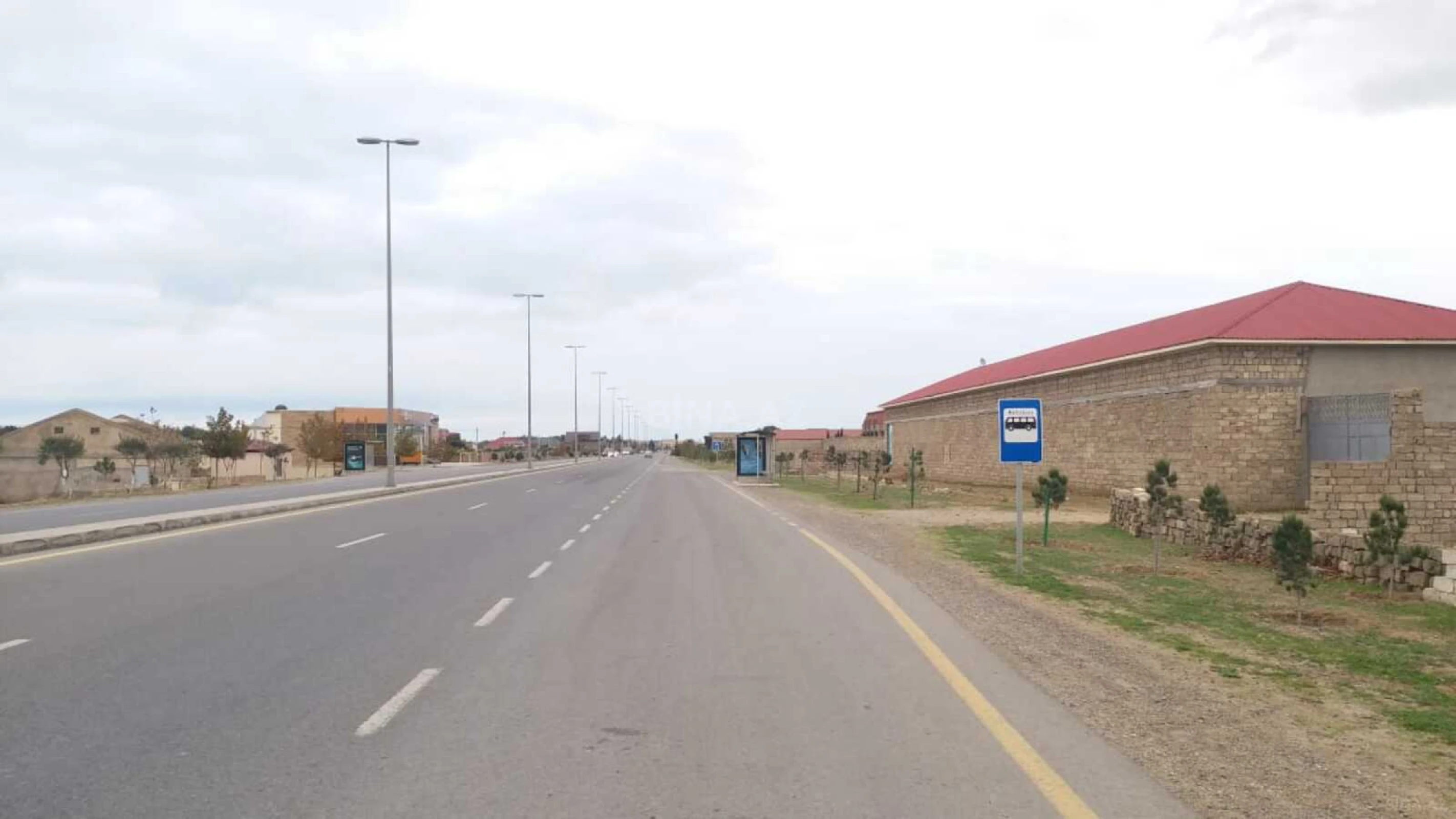 Satılır 8 otaqlı həyət evi 400 m²