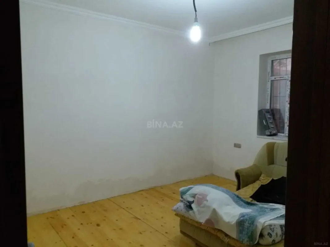 Satılır 8 otaqlı həyət evi 400 m²