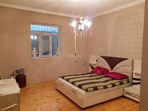 Satılır 8 otaqlı həyət evi 400 m²