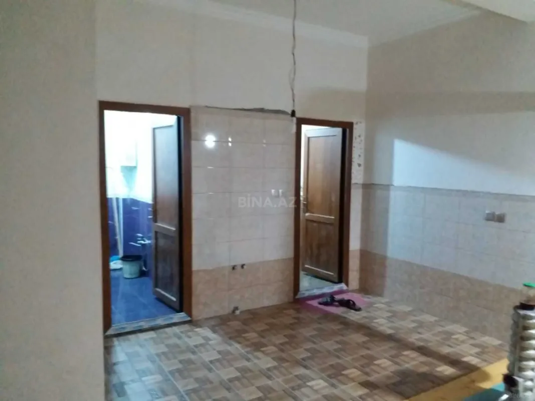 Satılır 8 otaqlı həyət evi 400 m²