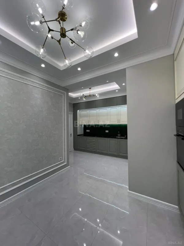 Satılır 4 otaqlı mənzil 175 m²