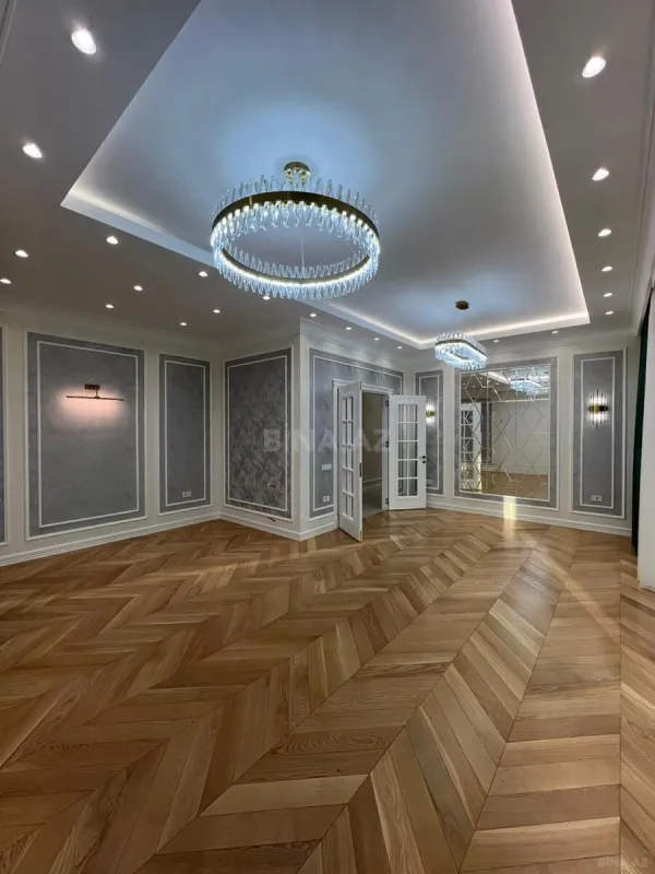 Satılır 4 otaqlı mənzil 175 m²