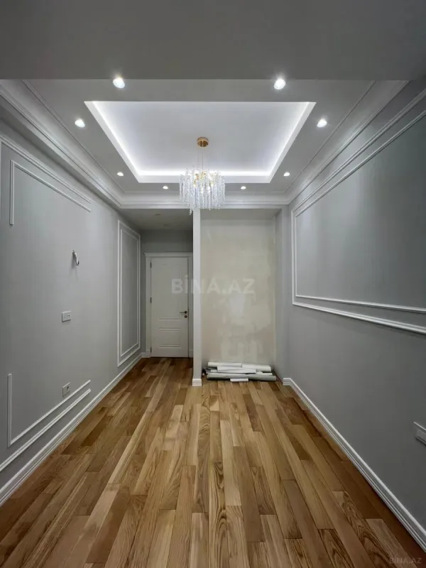 Satılır 4 otaqlı mənzil 175 m²