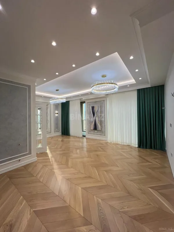 Satılır 4 otaqlı mənzil 175 m²