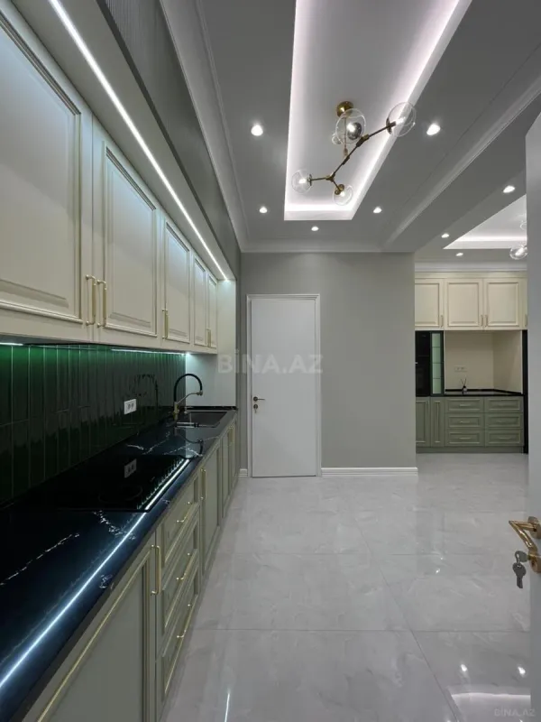 Satılır 4 otaqlı mənzil 175 m²