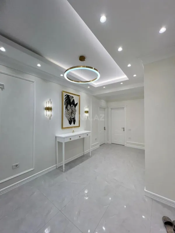 Satılır 4 otaqlı mənzil 175 m²