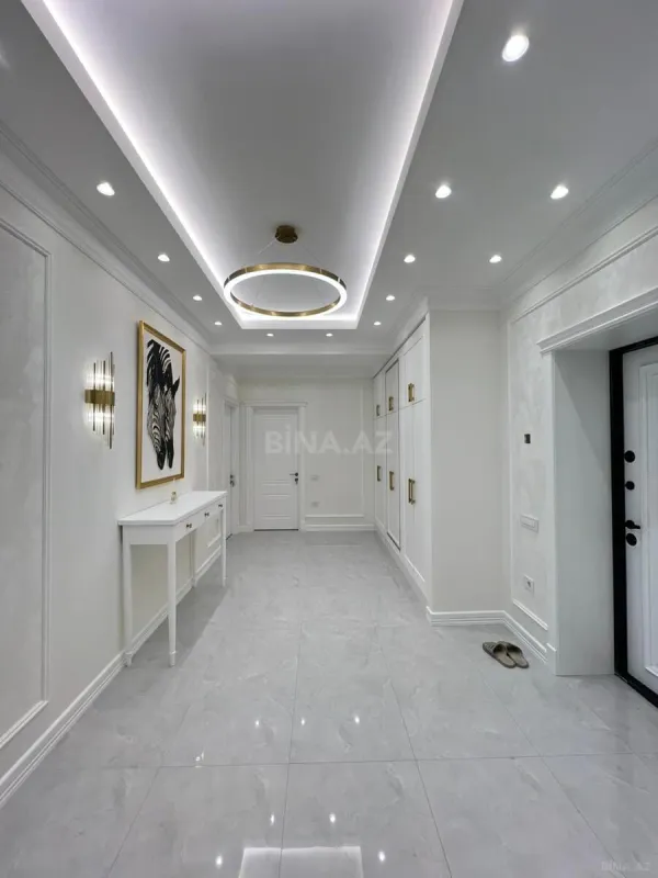 Satılır 4 otaqlı mənzil 175 m²