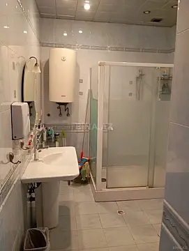 Kirayə verilir 5 otaqlı ofis 300 m²