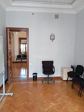 Kirayə verilir 5 otaqlı ofis 300 m²