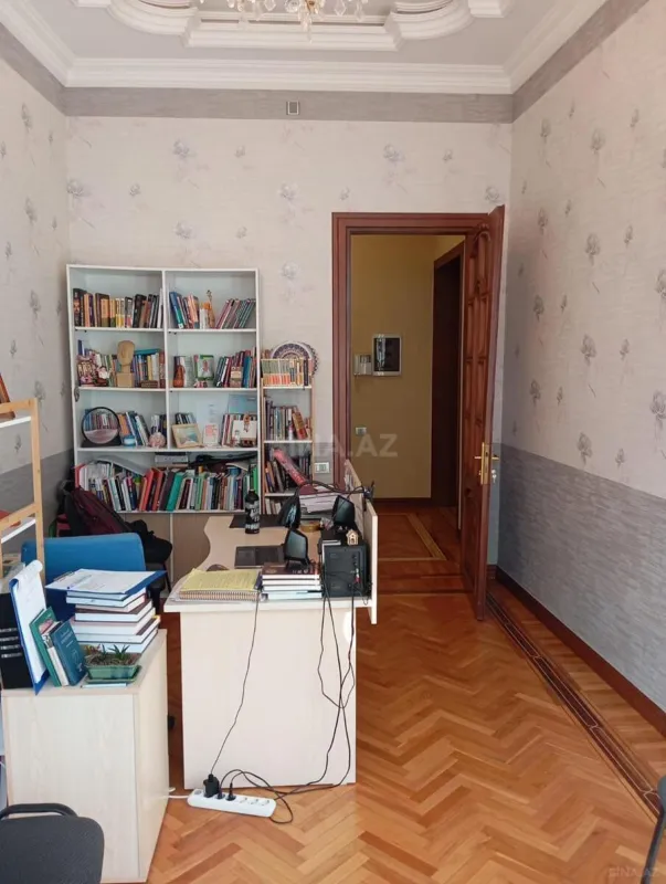 Kirayə verilir 5 otaqlı ofis 300 m²