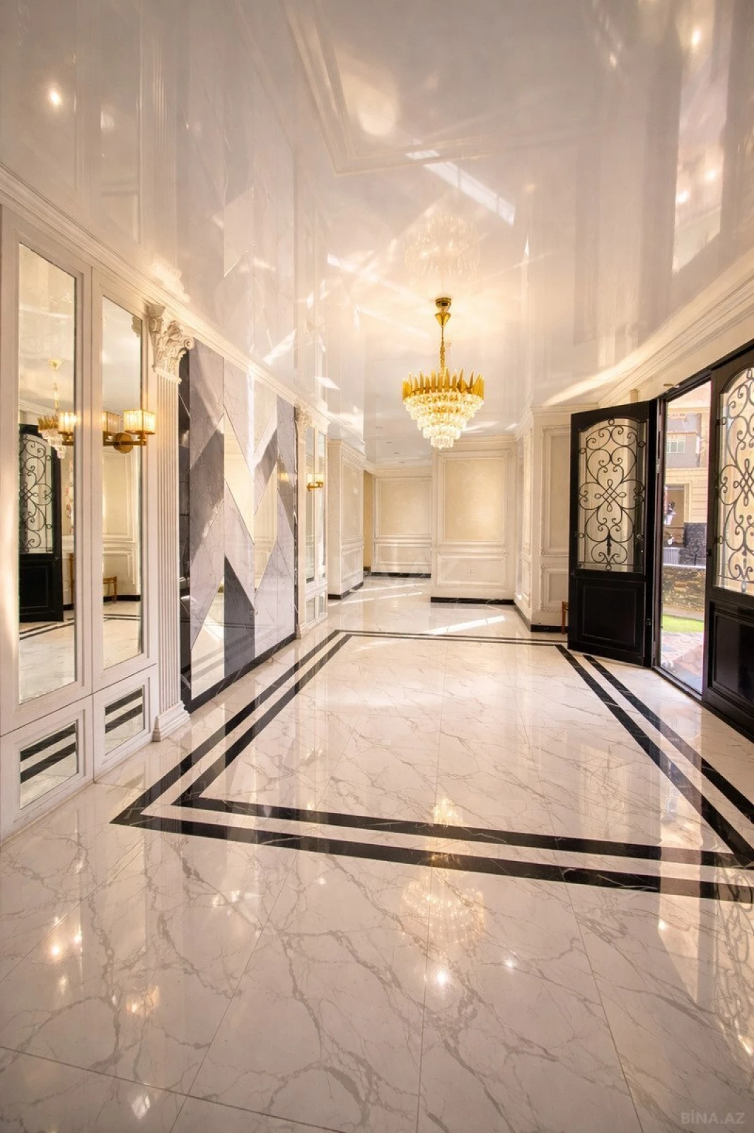 Satılır 5 otaqlı mənzil 285 m²