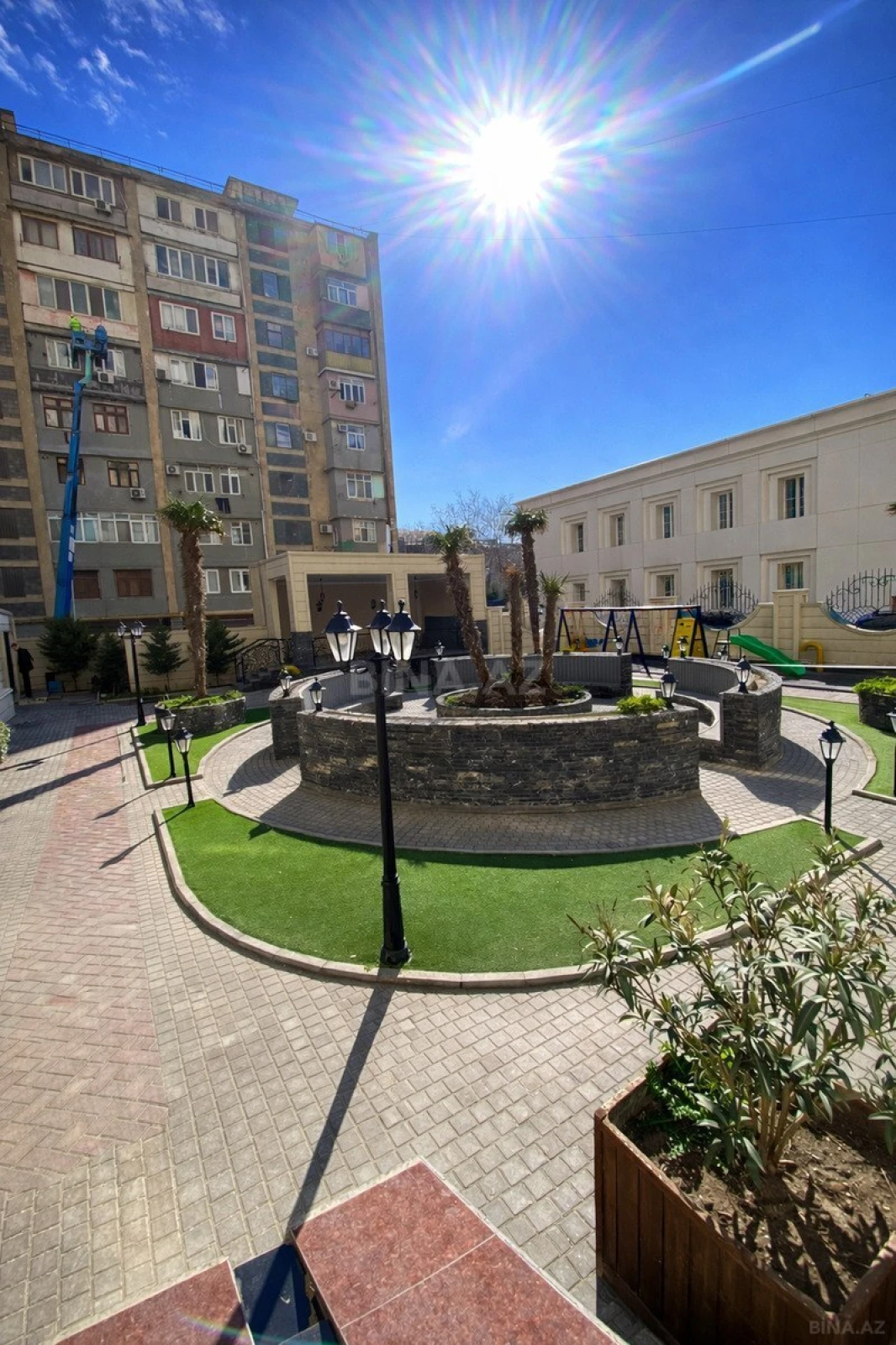 Satılır 5 otaqlı mənzil 285 m²