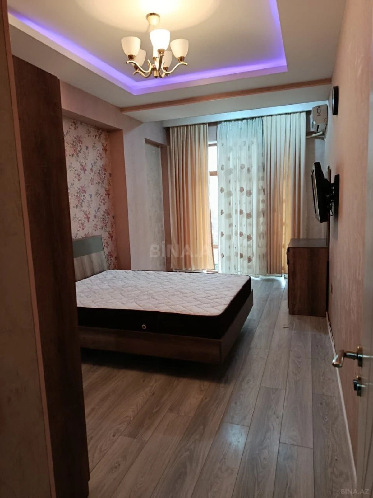 Kirayə verilir 3 otaqlı mənzil 120 m²