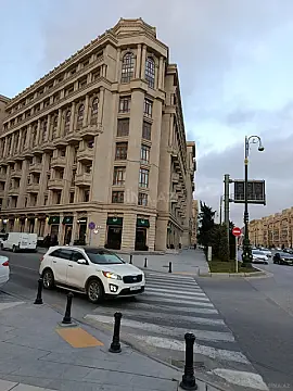 Kirayə verilir 3 otaqlı mənzil 120 m² — Bakı, Nərimanov 3 otaq 120.00 m²