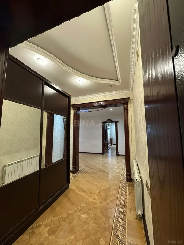 Kirayə verilir 4 otaqlı mənzil 192 m²