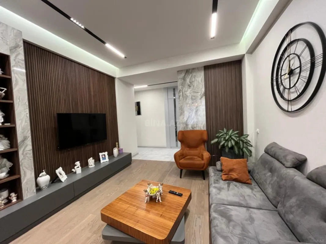Kirayə verilir 3 otaqlı mənzil 120 m²