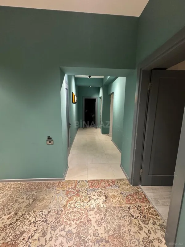 Satılır 3 otaqlı mənzil 126 m²