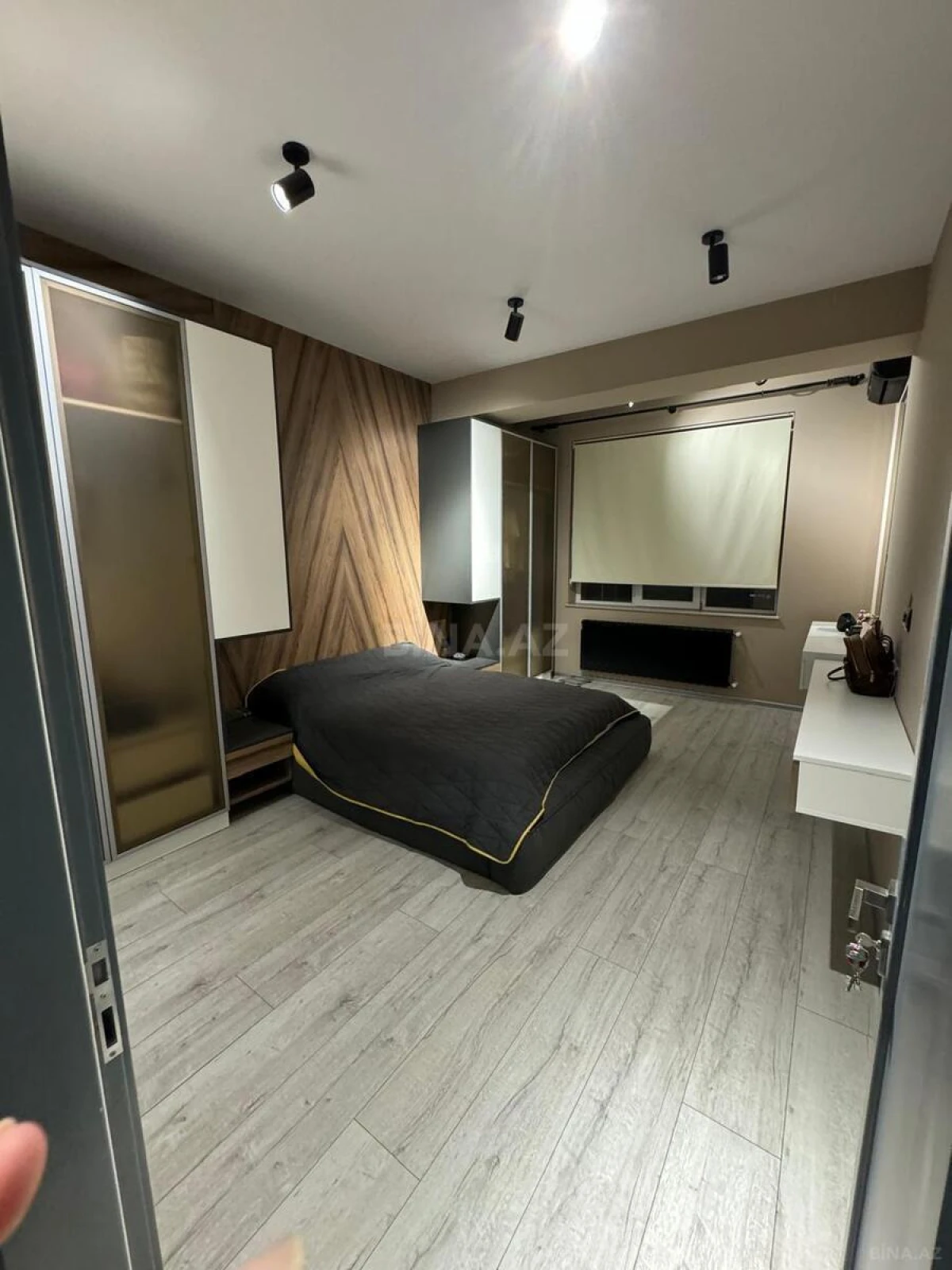 Satılır 3 otaqlı mənzil 126 m²