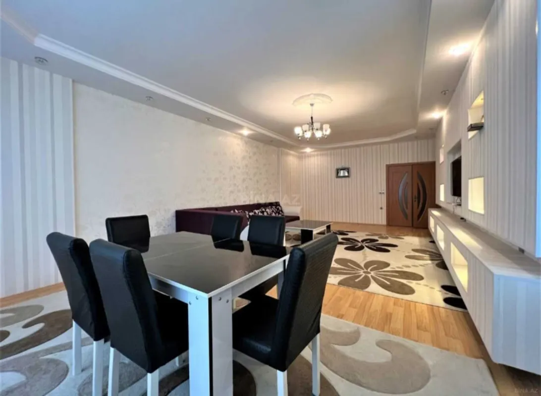 Kirayə verilir 3 otaqlı mənzil 190 m²