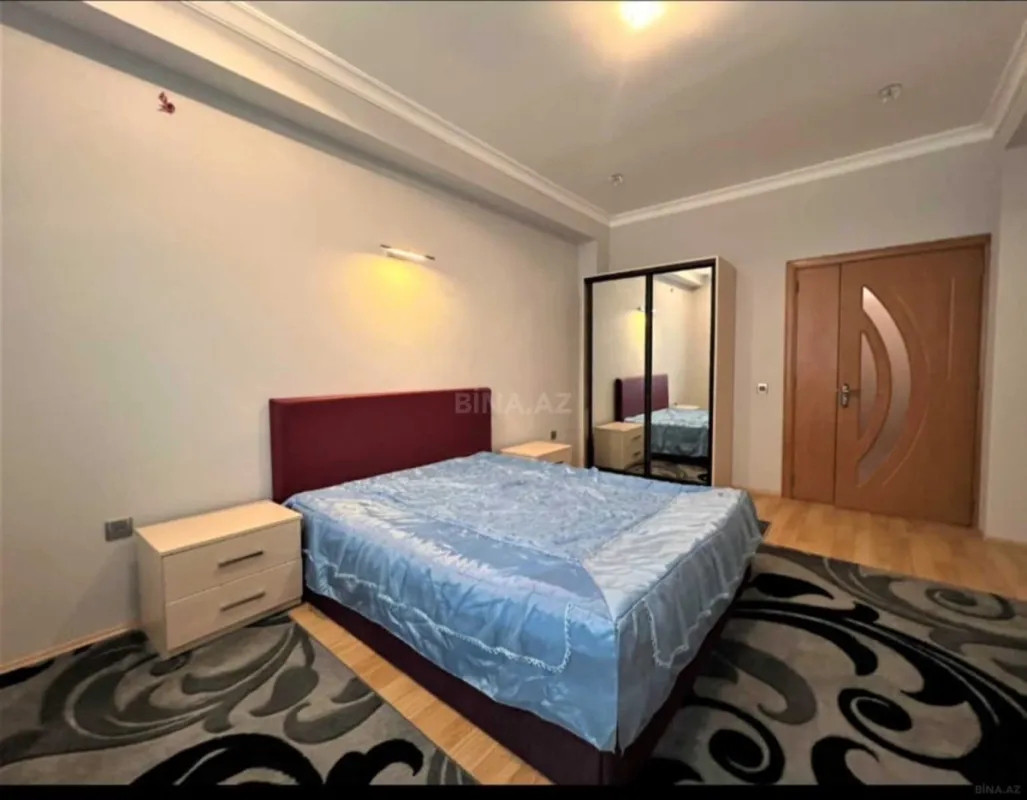 Kirayə verilir 3 otaqlı mənzil 190 m²