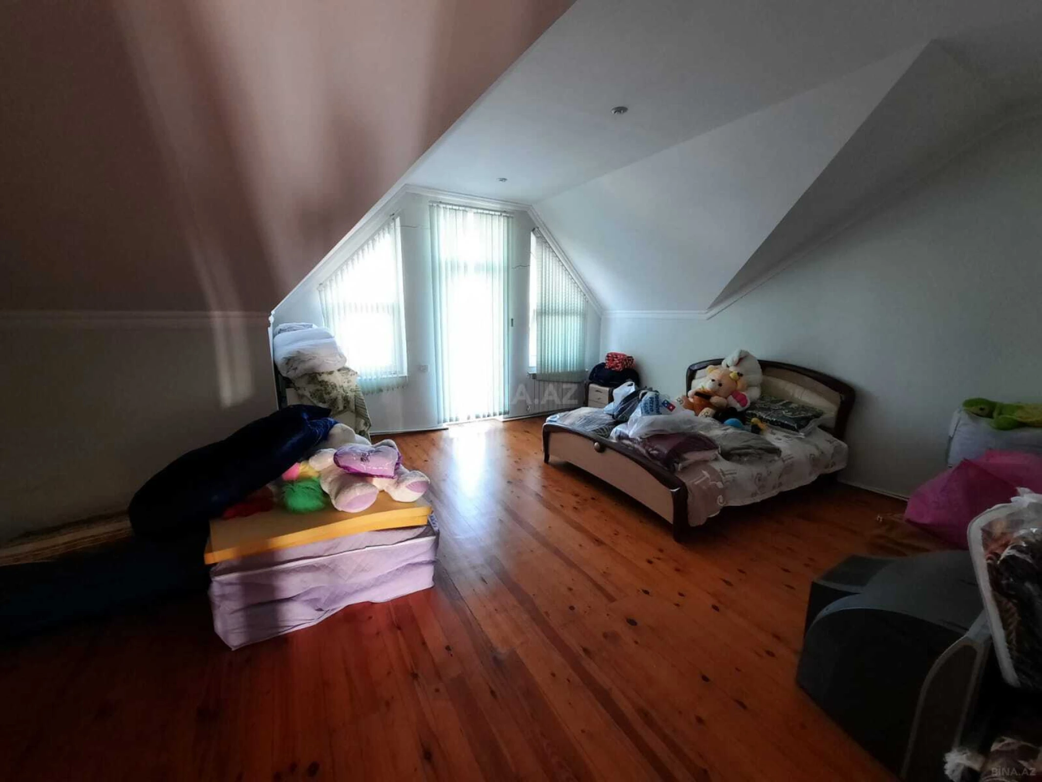 Satılır 7 otaqlı həyət evi 220 m²