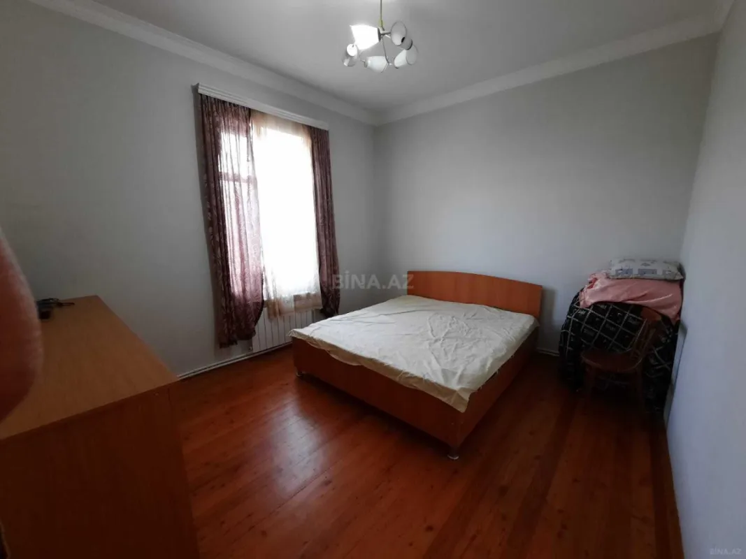 Satılır 7 otaqlı həyət evi 220 m²