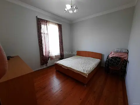 Satılır 7 otaqlı həyət evi 220 m²