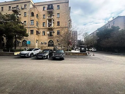 Satılır 2 otaqlı mənzil 55 m² — Bakı, İnşaatçılar 2 otaq 55.00 m²