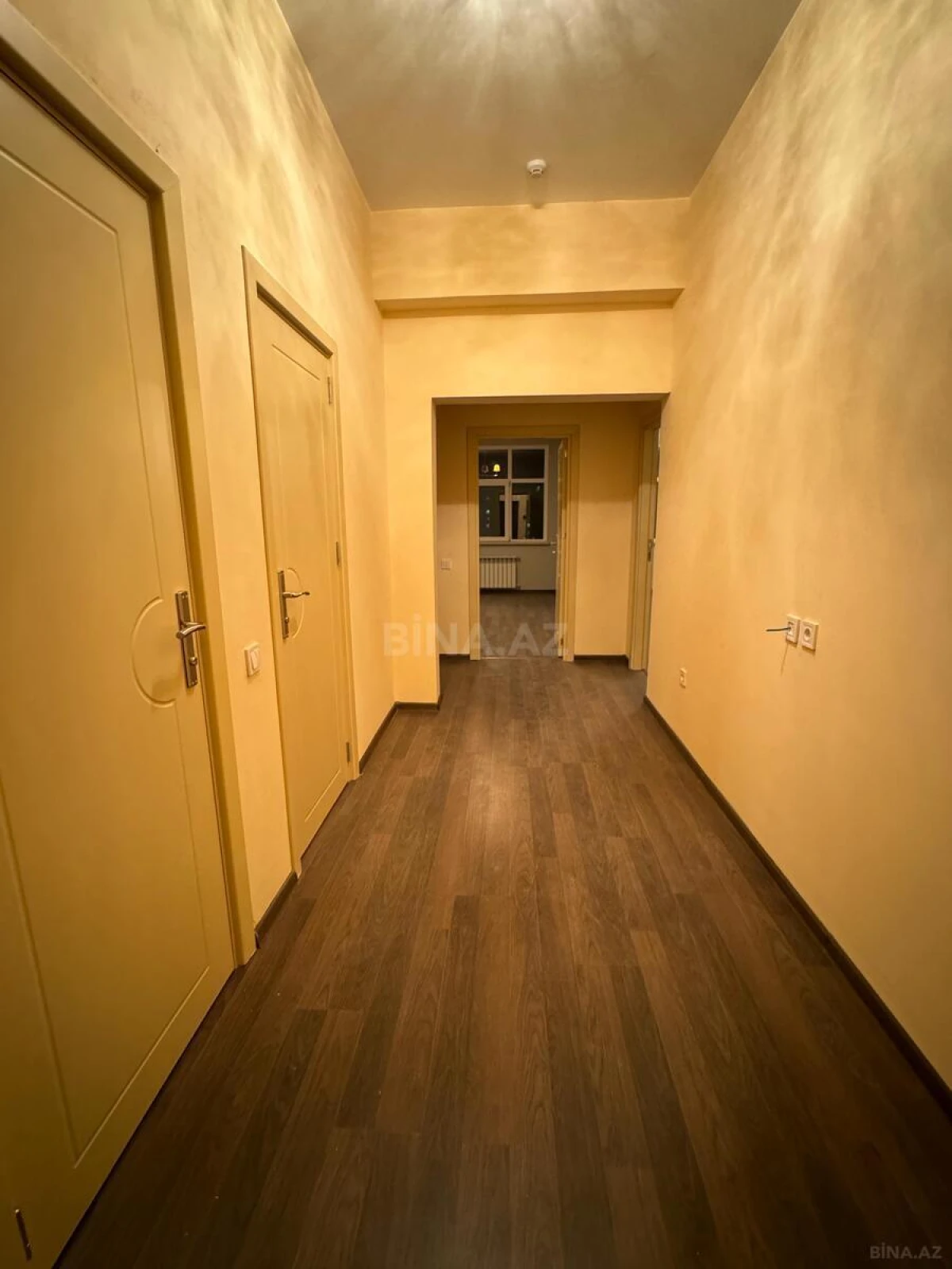 Satılır 2 otaqlı mənzil 75 m²