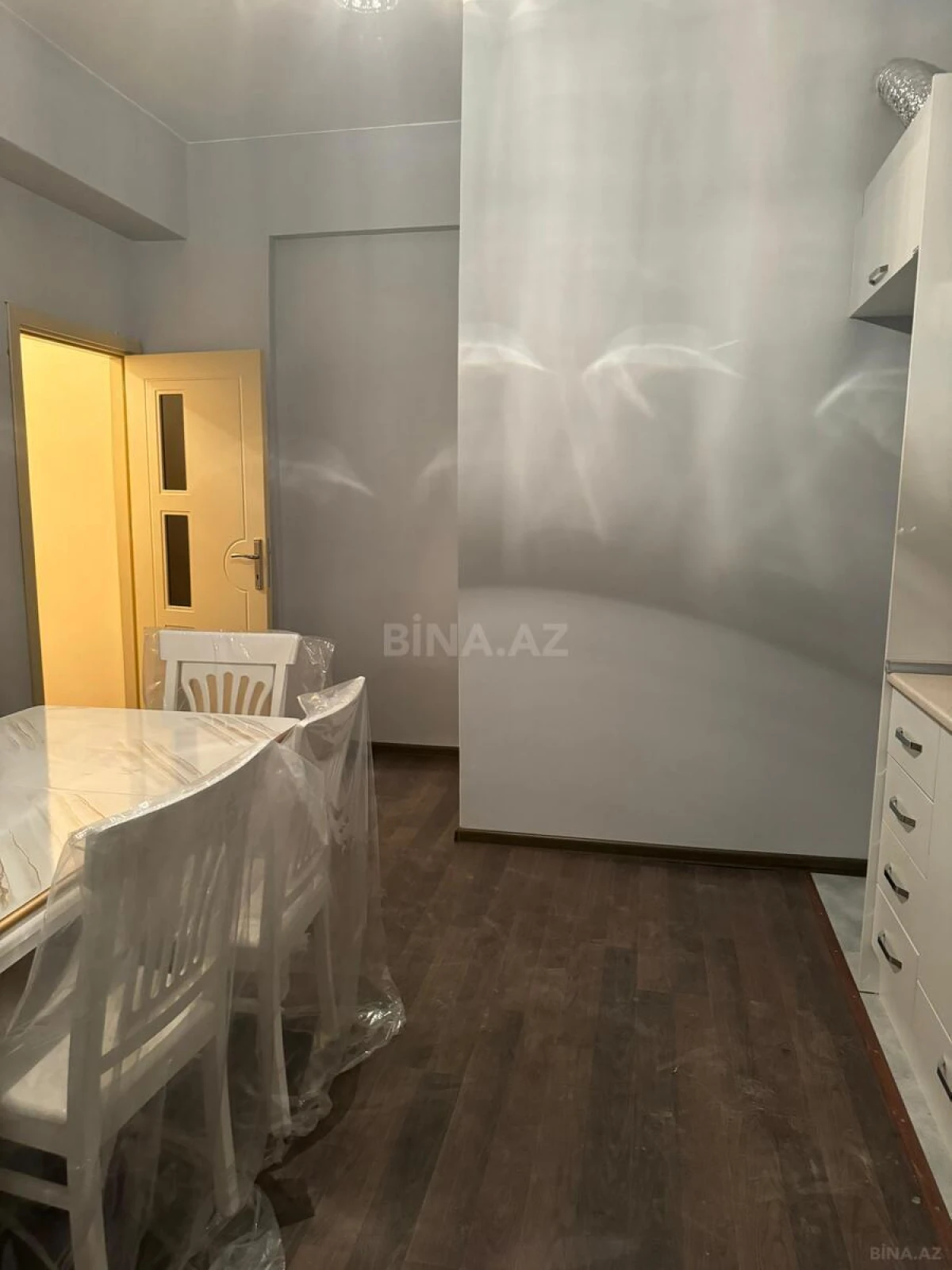 Satılır 2 otaqlı mənzil 75 m²