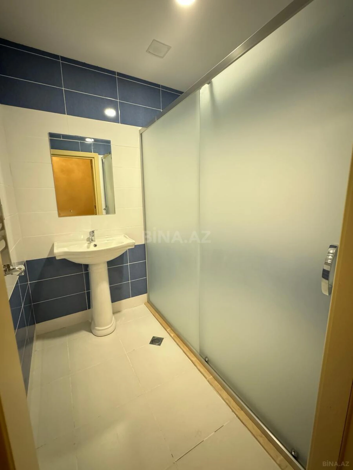 Satılır 2 otaqlı mənzil 75 m²