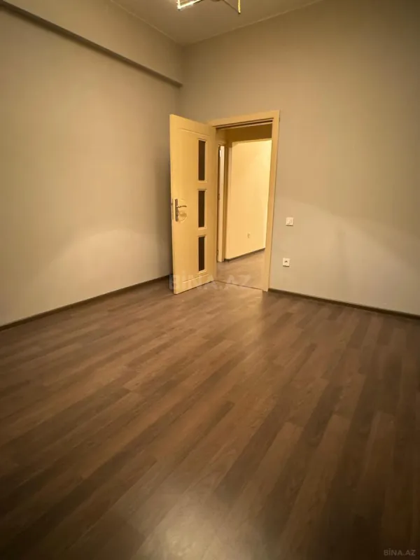 Satılır 2 otaqlı mənzil 75 m²