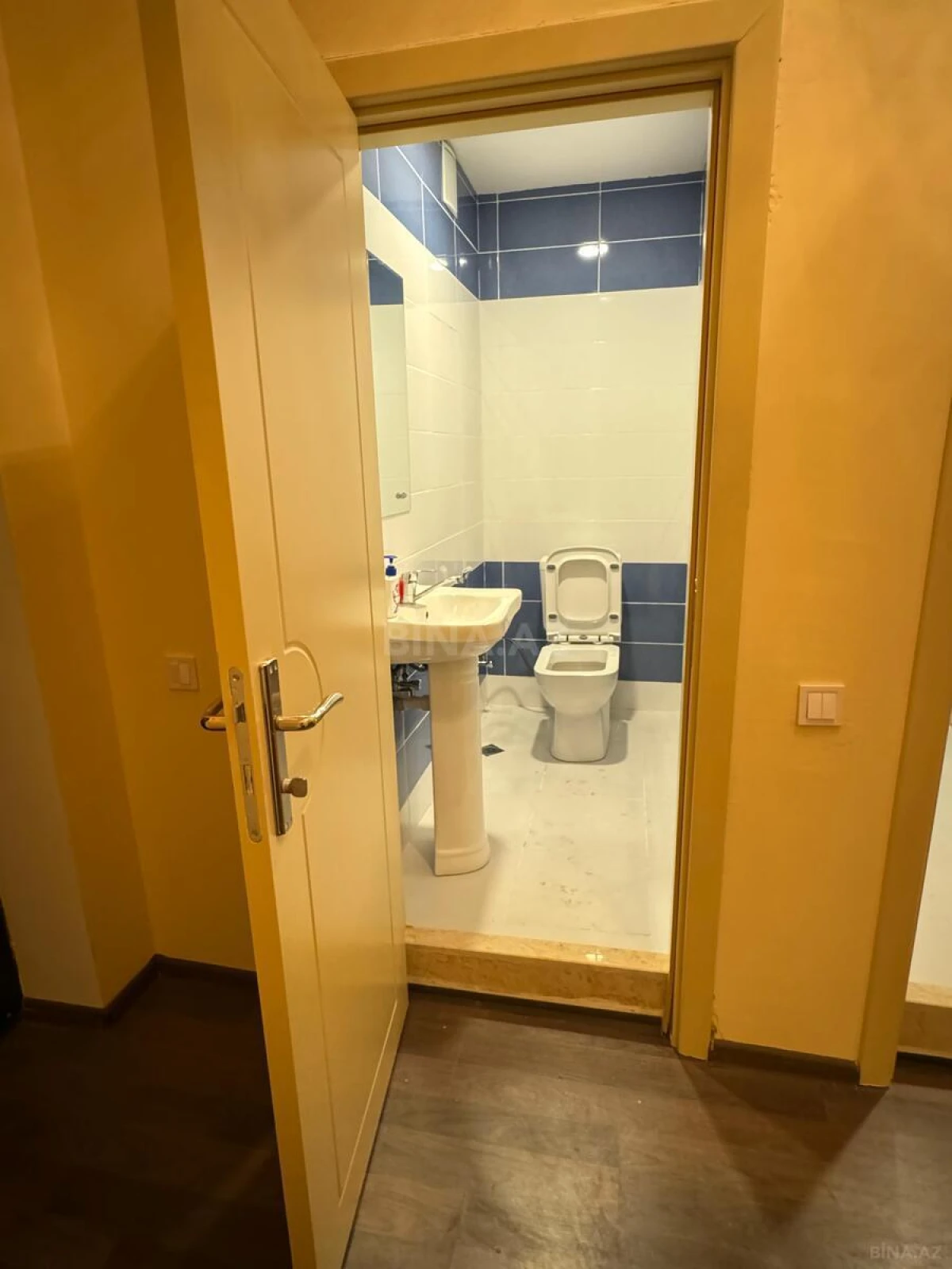 Satılır 2 otaqlı mənzil 75 m²