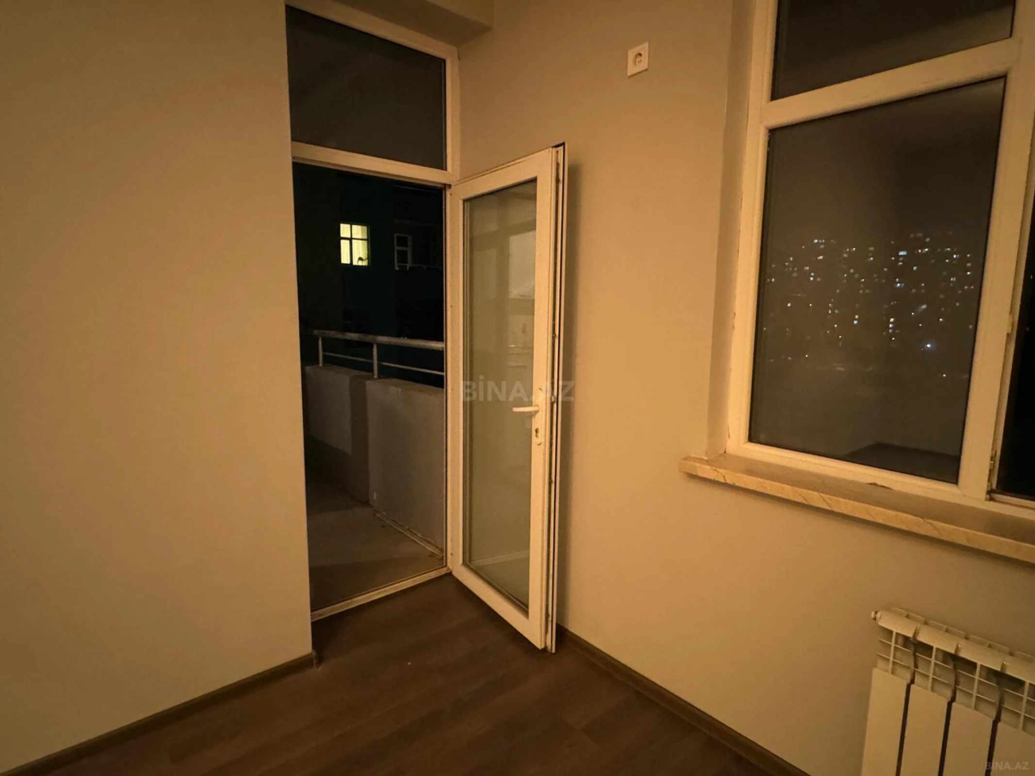 Satılır 2 otaqlı mənzil 75 m²
