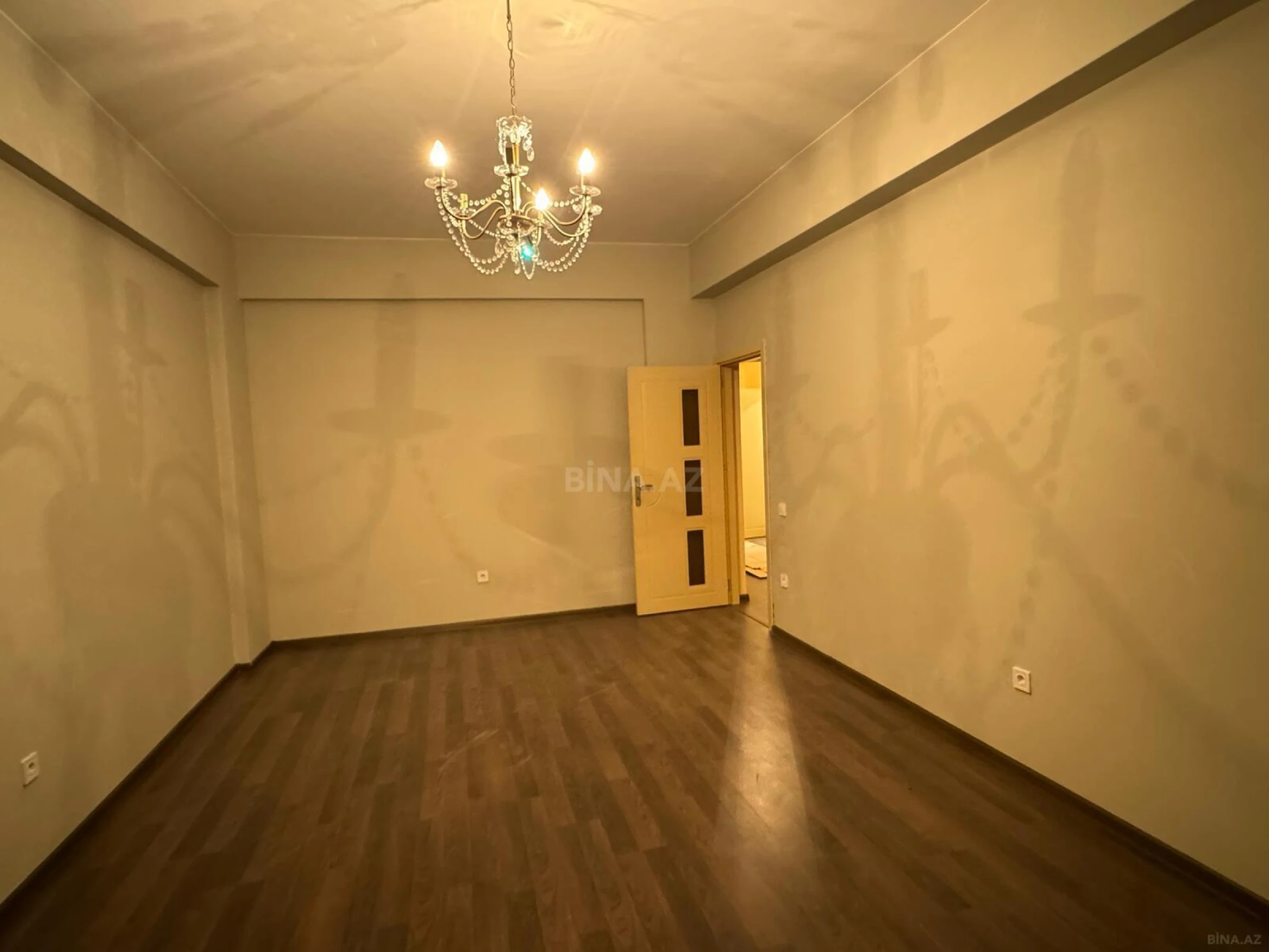 Satılır 2 otaqlı mənzil 75 m²