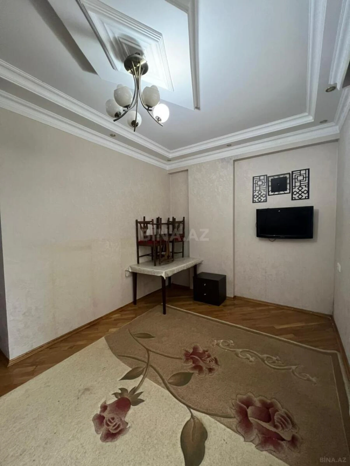 Kirayə verilir 2 otaqlı mənzil 87 m²