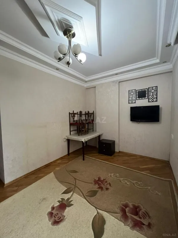 Kirayə verilir 2 otaqlı mənzil 87 m²
