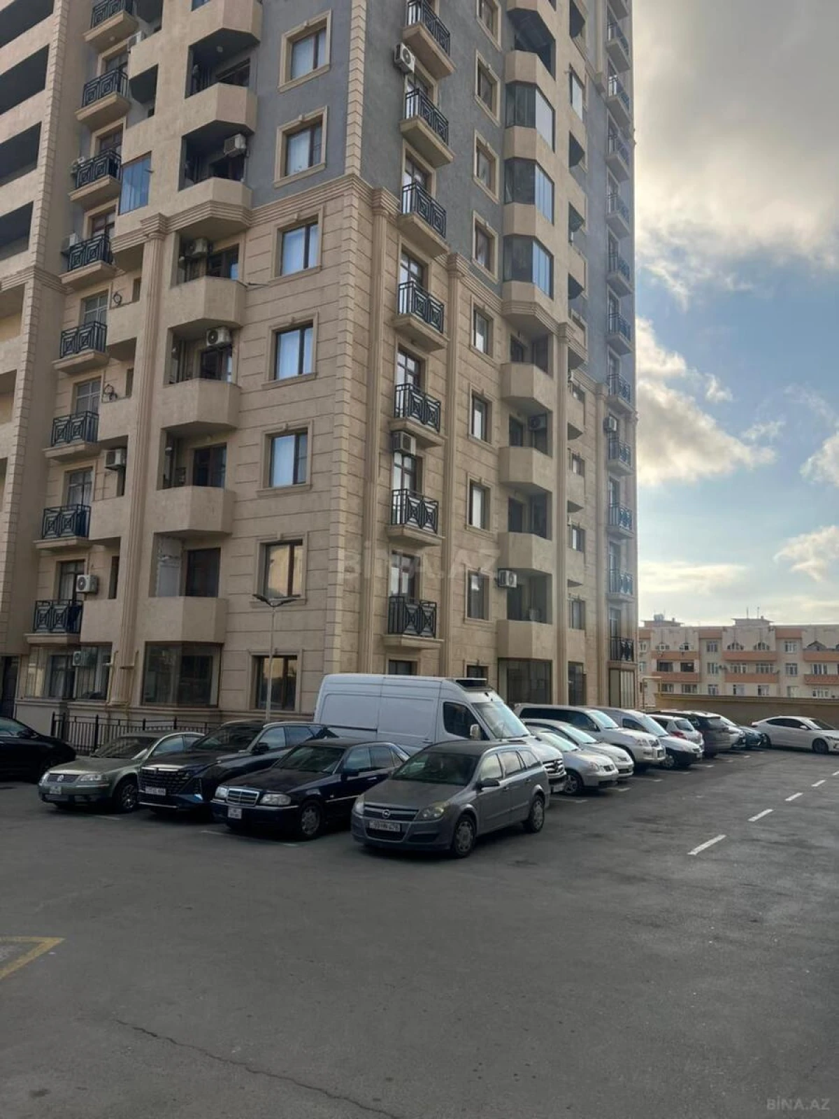 Satılır 3 otaqlı mənzil 87 m²