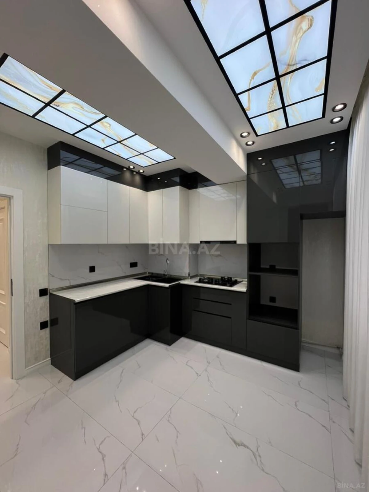 Satılır 3 otaqlı mənzil 87 m²