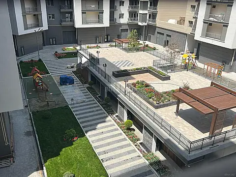 Satılır 5 otaqlı mənzil 205 m²