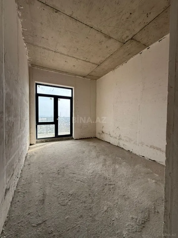 Satılır 5 otaqlı mənzil 205 m²