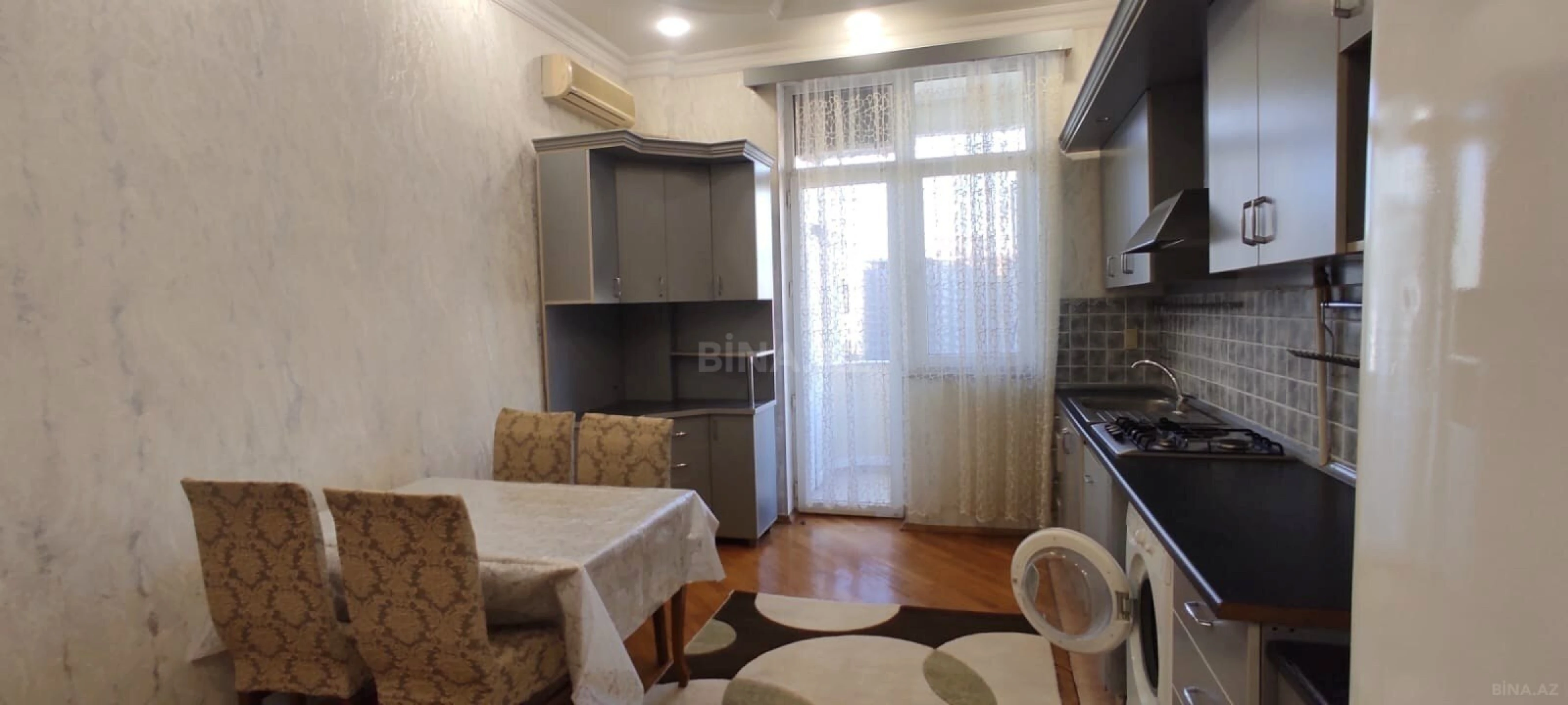 Kirayə verilir 3 otaqlı mənzil 156 m²