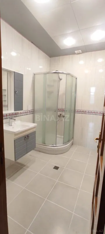 Kirayə verilir 3 otaqlı mənzil 156 m²