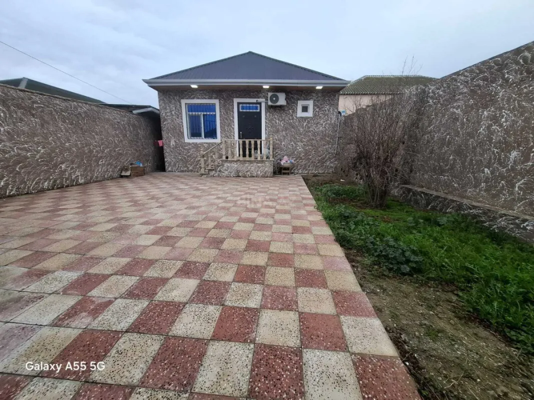 Satılır 2 otaqlı həyət evi 60 m²