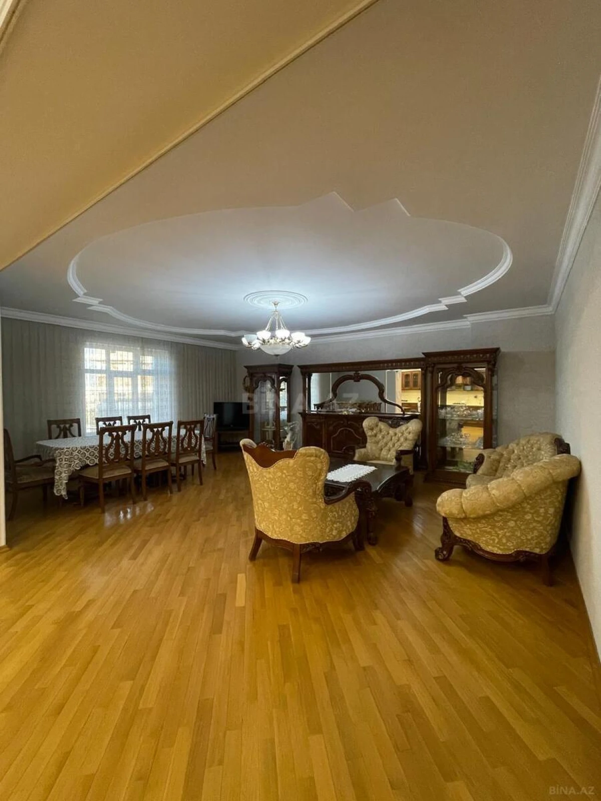 Kirayə verilir 3 otaqlı mənzil 149 m²